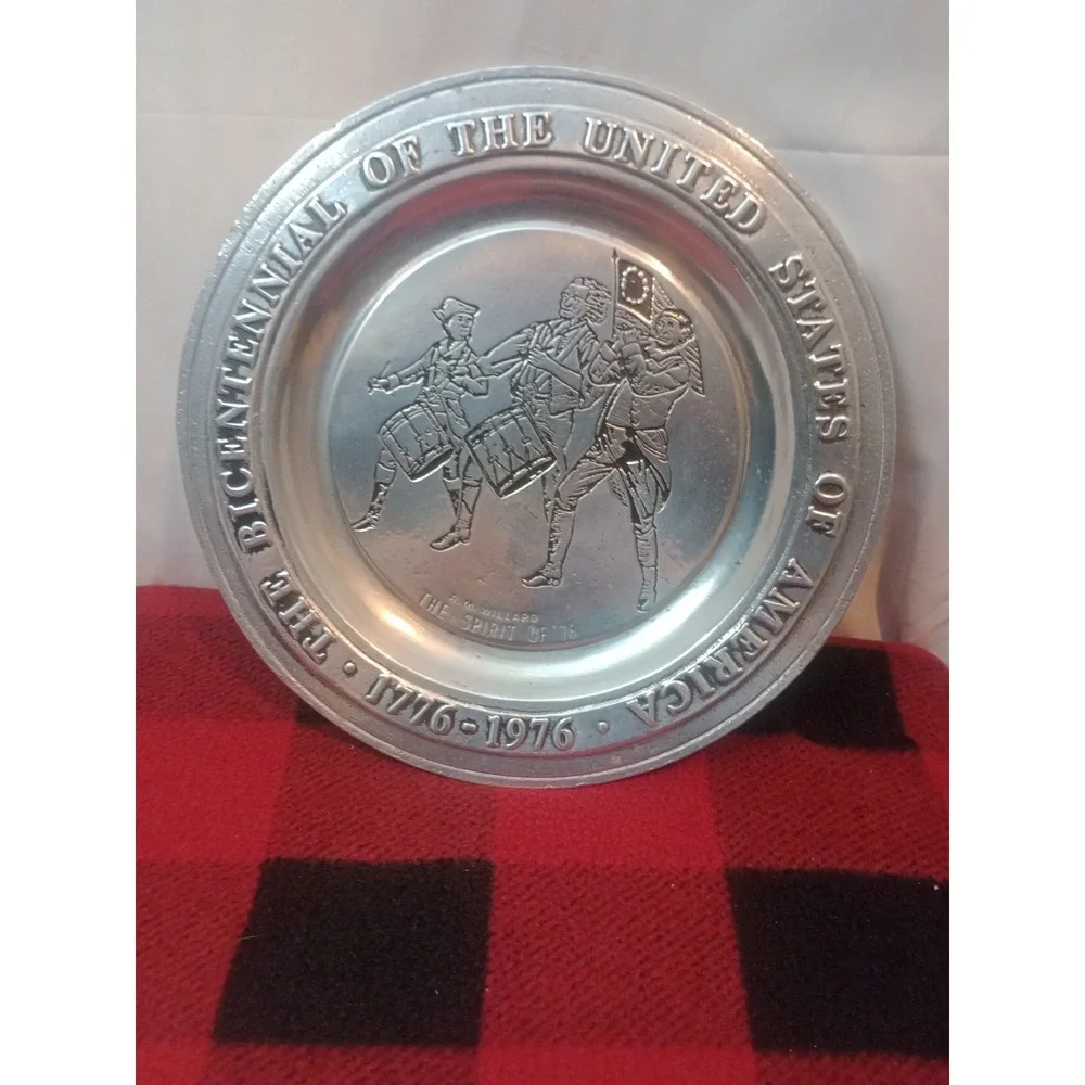 York Metalcrafters pewter Plate commemorating the U.S. Bicentennial in 1976